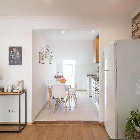 Lejlighed Rato Cozy 3br W/balcony - By Lu Holidays