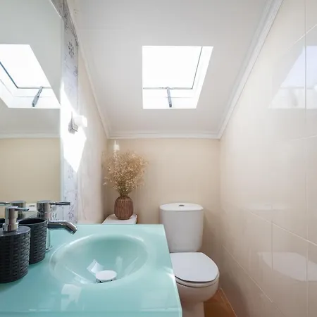 Rato Cozy 3br W/balcony - By Lu Holidays 아파트 리스본