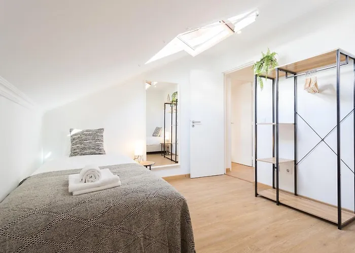 Lejlighed Rato Cozy 3br W/balcony - By Lu Holidays